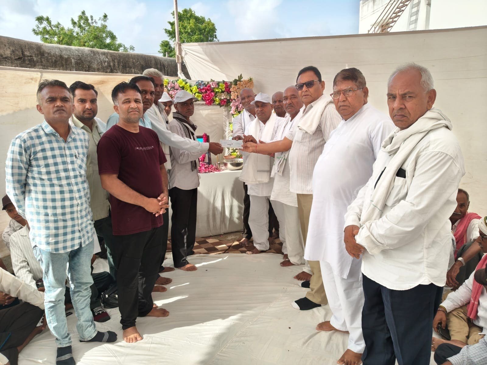 સમાજના સભ્યોનું મિલન